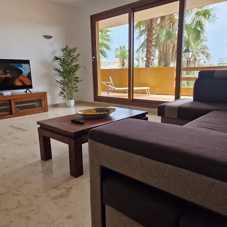 Espana - Punta Prima Orihuela Costa - Large For 6-people 85m2 And Terrace 40m2 Air Conditioning Wi-fi Living Kitchen 2 Bedrooms 2 Bathrooms 3 Swimming Pools Parking Security To The Sea 200m Only 40 Min To The Airport Torrevieja