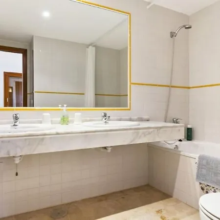 Espana - Punta Prima Orihuela Costa - Large For 6-people 85m2 And Terrace 40m2 Air Conditioning Wi-fi Living Kitchen 2 Bedrooms 2 Bathrooms 3 Swimming Pools Parking Security To The Sea 200m Only 40 Min To The Airport Lejlighed