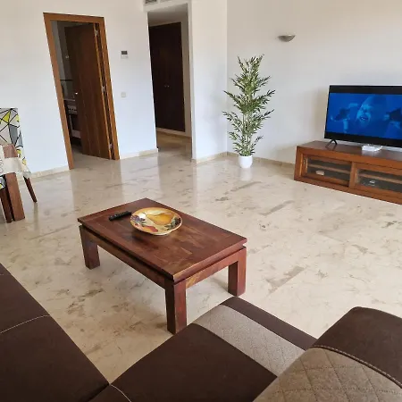 Lägenhet Espana - Punta Prima Orihuela Costa - Large For 6-people 85m2 And Terrace 40m2 Air Conditioning Wi-fi Living Kitchen 2 Bedrooms 2 Bathrooms 3 Swimming Pools Parking Security To The Sea 200m Only 40 Min To The Airport *