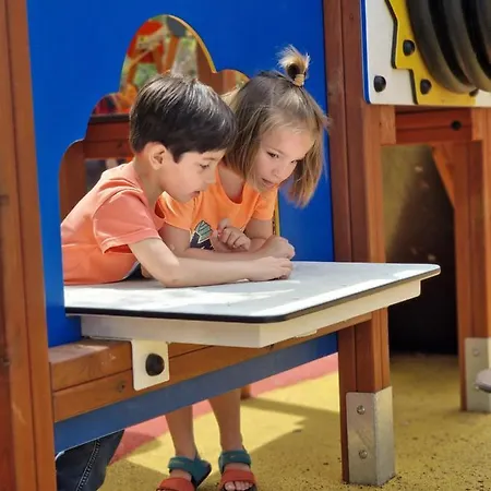 Espana - Punta Prima Orihuela Costa - Large For 6-people 85m2 And Terrace 40m2 Air Conditioning Wi-fi Living Kitchen 2 Bedrooms 2 Bathrooms 3 Swimming Pools Parking Security To The Sea 200m Only 40 Min To The Airport Lejlighed *