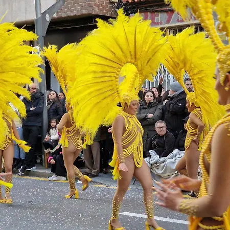 Espana - Punta Prima Orihuela Costa - Large For 6-people 85m2 And Terrace 40m2 Air Conditioning Wi-fi Living Kitchen 2 Bedrooms 2 Bathrooms 3 Swimming Pools Parking Security To The Sea 200m Only 40 Min To The Airport Lejlighed