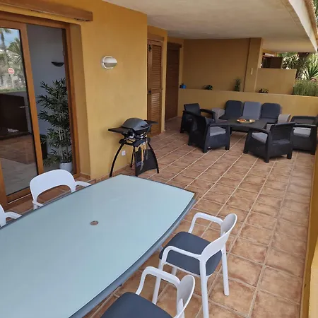 Lejlighed Espana - Punta Prima Orihuela Costa - Large For 6-people 85m2 And Terrace 40m2 Air Conditioning Wi-fi Living Kitchen 2 Bedrooms 2 Bathrooms 3 Swimming Pools Parking Security To The Sea 200m Only 40 Min To The Airport *
