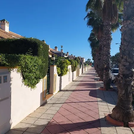 Espana - Punta Prima Orihuela Costa - Large For 6-people 85m2 And Terrace 40m2 Air Conditioning Wi-fi Living Kitchen 2 Bedrooms 2 Bathrooms 3 Swimming Pools Parking Security To The Sea 200m Only 40 Min To The Airport Lägenhet *