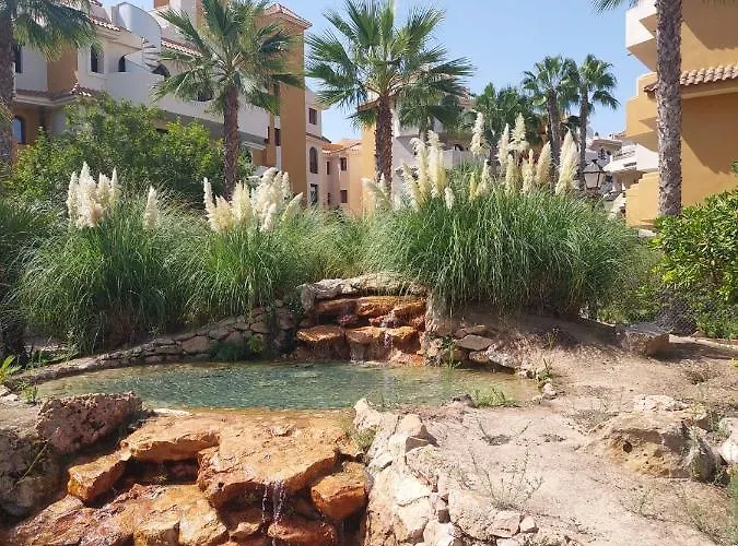Espana - Punta Prima Orihuela Costa - Large For 6-people 85m2 And Terrace 40m2 Air Conditioning Wi-fi Living Kitchen 2 Bedrooms 2 Bathrooms 3 Swimming Pools Parking Security To The Sea 200m Only 40 Min To The Airport *