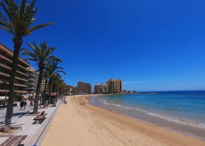 公寓 Espana - Punta Prima Orihuela Costa - Large For 6-people 85m2 And Terrace 40m2 Air Conditioning Wi-fi Living Kitchen 2 Bedrooms 2 Bathrooms 3 Swimming Pools Parking Security To The Sea 200m Only 40 Min To The Airport 托雷维耶哈