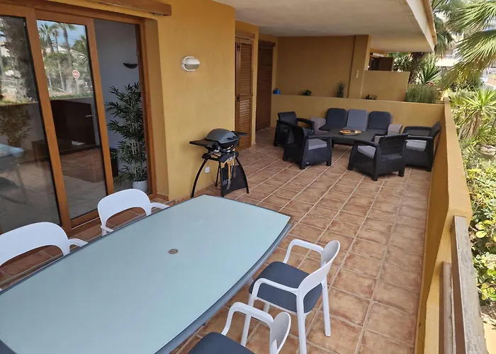 公寓 Espana - Punta Prima Orihuela Costa - Large For 6-people 85m2 And Terrace 40m2 Air Conditioning Wi-fi Living Kitchen 2 Bedrooms 2 Bathrooms 3 Swimming Pools Parking Security To The Sea 200m Only 40 Min To The Airport *