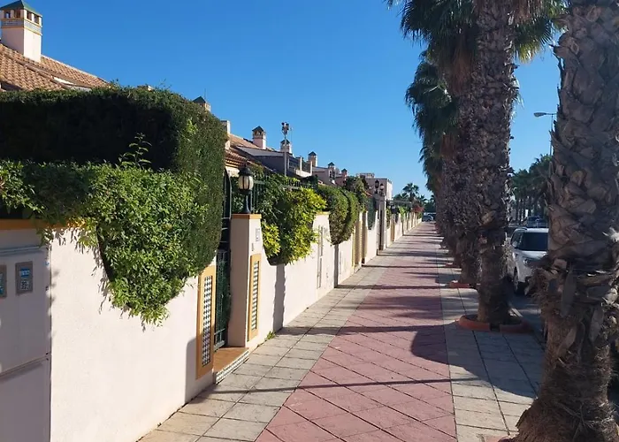 Espana - Punta Prima Orihuela Costa - Large For 6-people 85m2 And Terrace 40m2 Air Conditioning Wi-fi Living Kitchen 2 Bedrooms 2 Bathrooms 3 Swimming Pools Parking Security To The Sea 200m Only 40 Min To The Airport 公寓 *